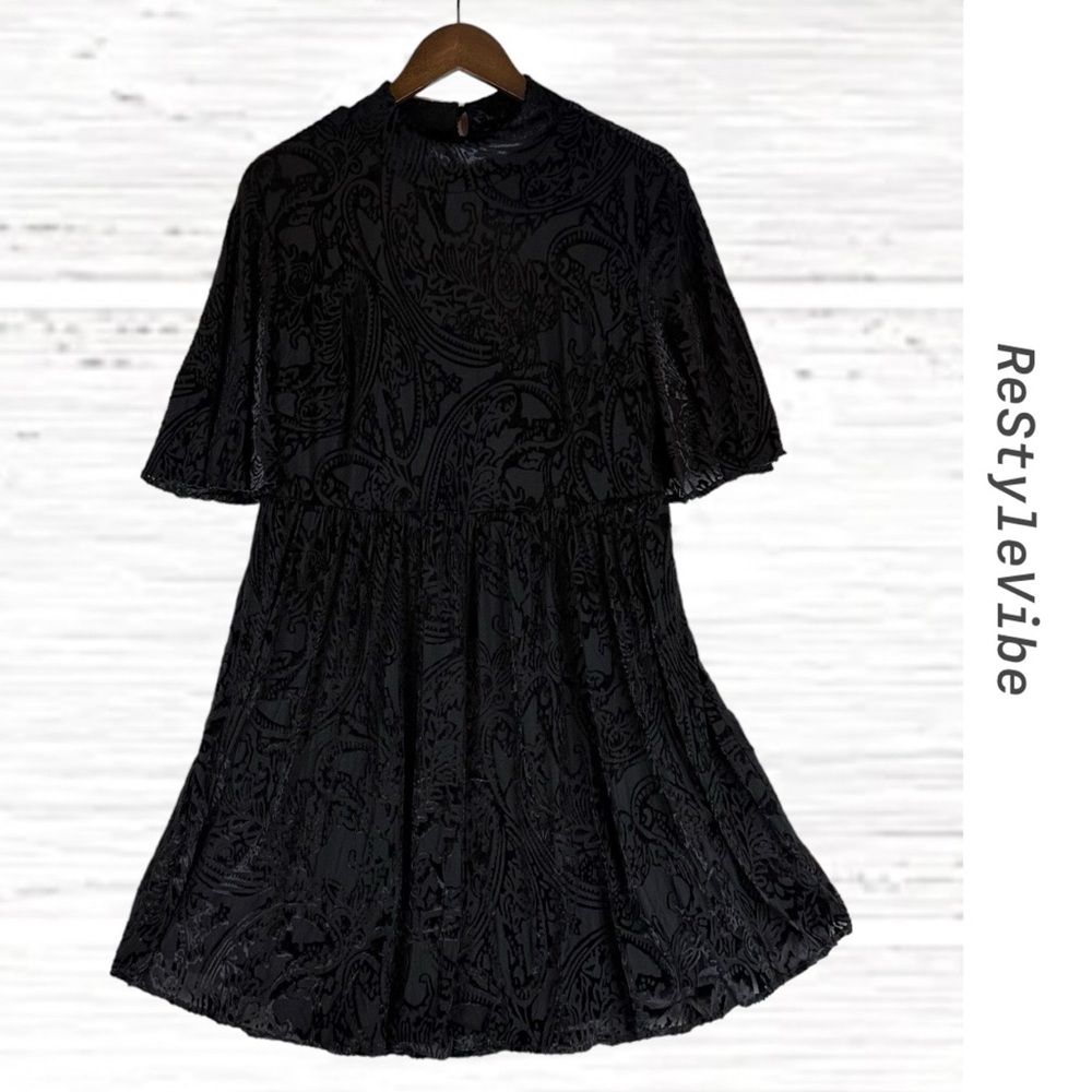MAURICES Women’s Size XL Dress NWT Velour Embossed High Neckline Flutter Sleeve